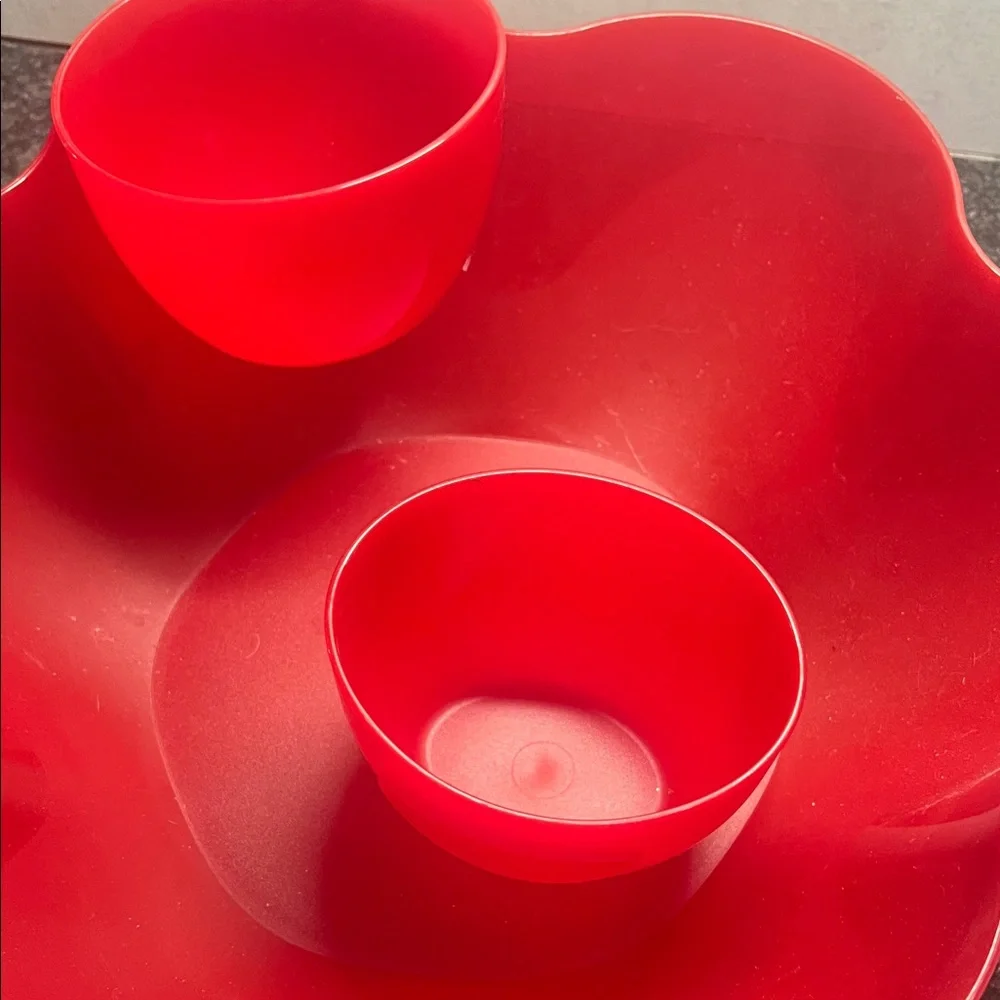 Tupperware vibrant red